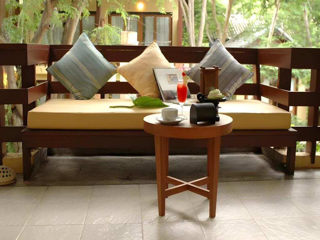Baan Talay Dao Resort HHQ Exterior foto
