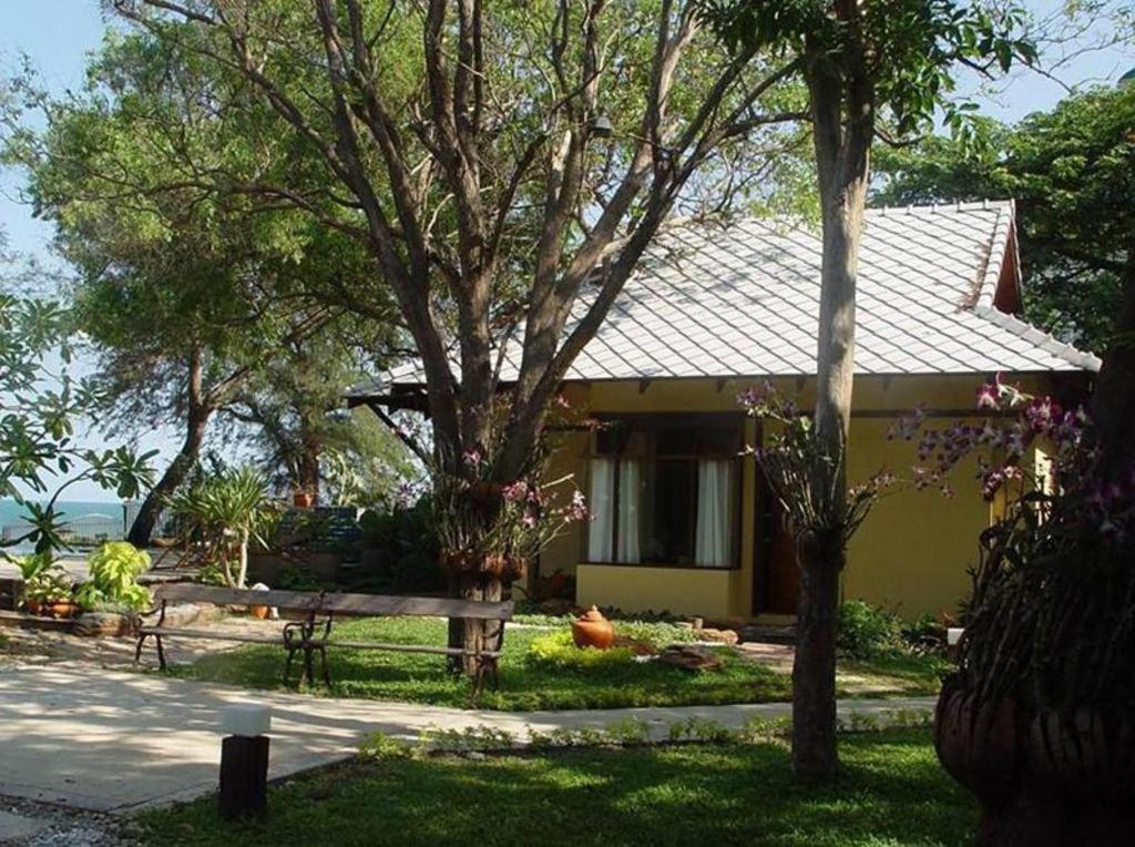 Baan Talay Dao Resort HHQ Exterior foto